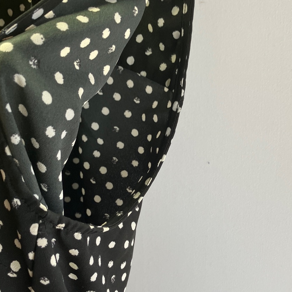 Polka Dot Sleeveless Blouse - Black and White - Picture 3 of 7